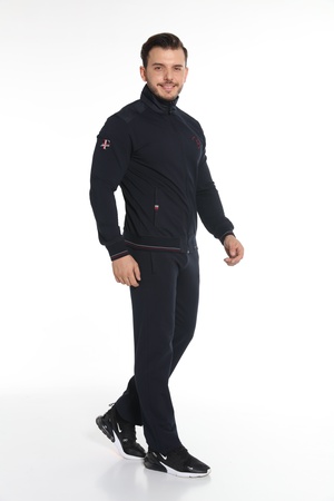 МУЖСКОЙ СПОРТИВНЫЙ КОСТЮМ