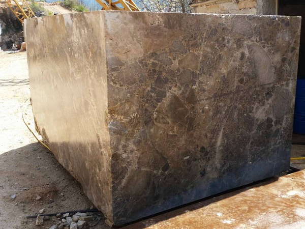 Мраморный блок