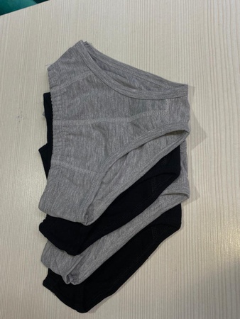 T-Shirt mit Shorts in vier Farben