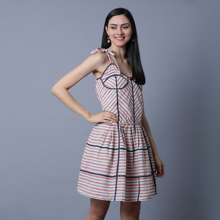 Bugged Out, Смелый морской, угольный крем