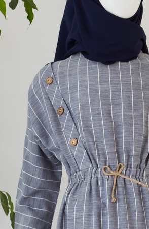 Платье в полоску с длинным рукавом