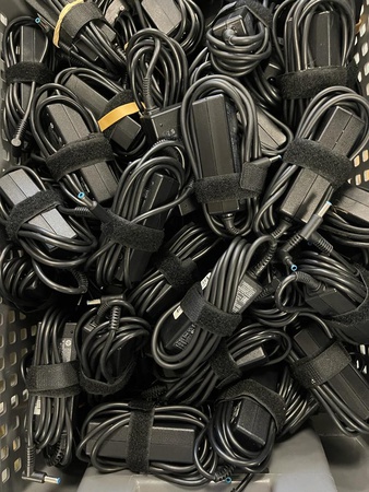 700x ОРИГИНАЛЬНЫЙ АДАПТЕР ПЕРЕМЕННОГО ТОКА HP DELL ДЛЯ НОУТБУКА 4.5x3.0 + 7.4x5.0 СИНИЙ КОНТАКТ