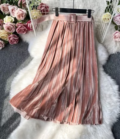 Стильные плиссированные юбки.