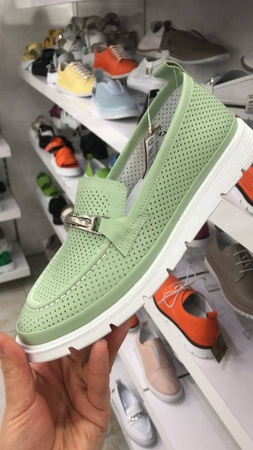 Туфли закрытые женские из кожи