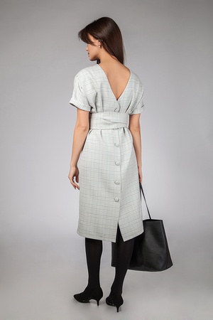 Платье с пуговицами