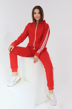 Женский спортивный костюм на замке.