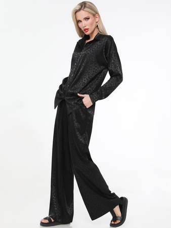 İki parçalı ipek takım elbise