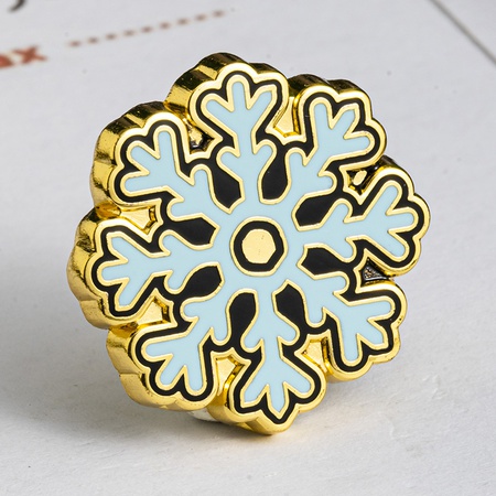 altın yaka iğnesi özel tasarım, Karikatür yaka iğnesi, Gül altın yaka iğnesi, panda hatıra sert emaye iğne üretimi, -- Qunyi Hediyeler