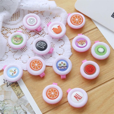 Sivrisineklerden uçucu yağlar içeren sivrisinek önleyici klips