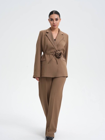 Костюм двубортный