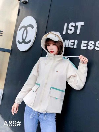 женская ветровка