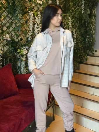 Женский спортивный костюм