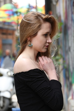 W-126 кожаная серьга