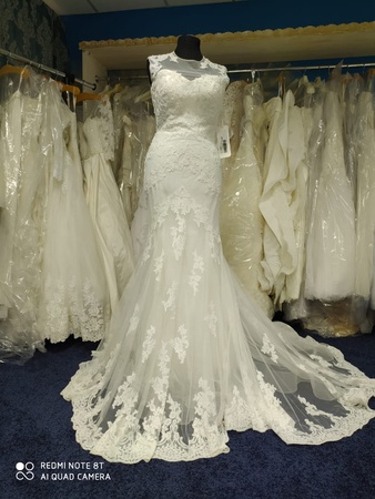 Вечерние и свадебные платья