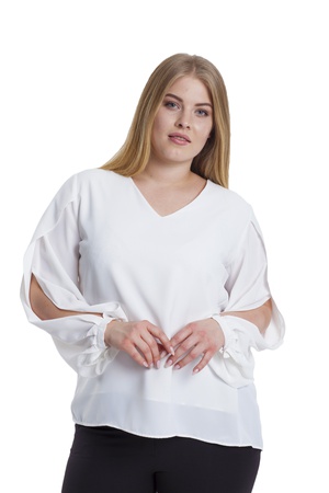 Блузка большого размера с V-образным вырезом