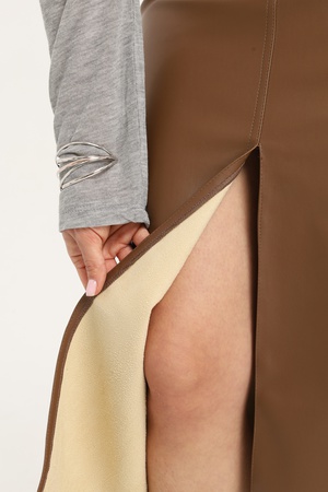 Кожаная юбка миди