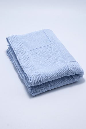 ТРИКОТАЖ ДЕТСКОЕ ОДЕЯЛО С КВАДРАТНЫМ УЗОРОМ