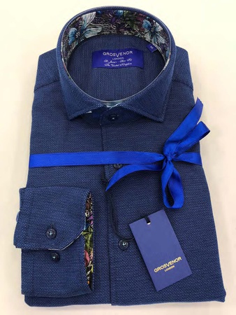 Erkeklerin gömlekleri