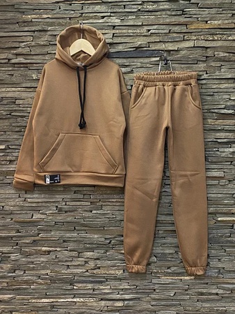 Genç eşofmanları. 146-164 yükseklik. Kendi üretimi.