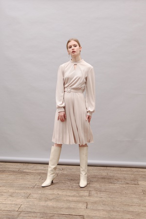 ПЛАТЬЕ С ЮБКОЙ ПЛИССЕ И ПЕРЕМЫЧКОЙ