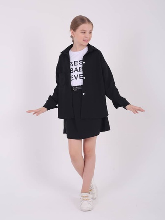 Üçüncü model: Etek, Ceket, Tişört