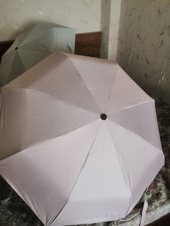 Зонты, с обычным ручным механизмом, выполнен из качественного материала