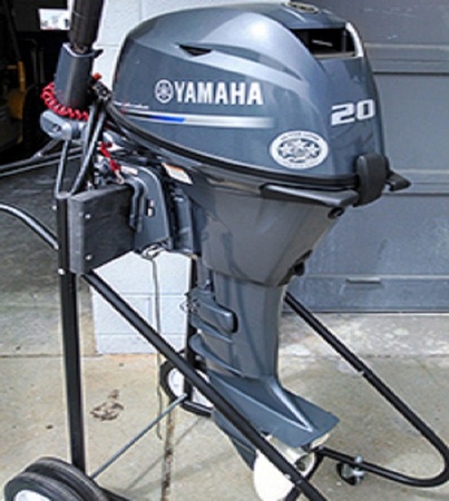 Немного подержанный 4-тактный подвесной мотор Yamaha 20 л.с.