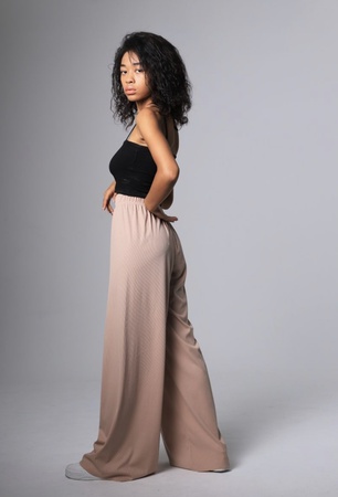 Женские брюки палаццо на завышенной талии