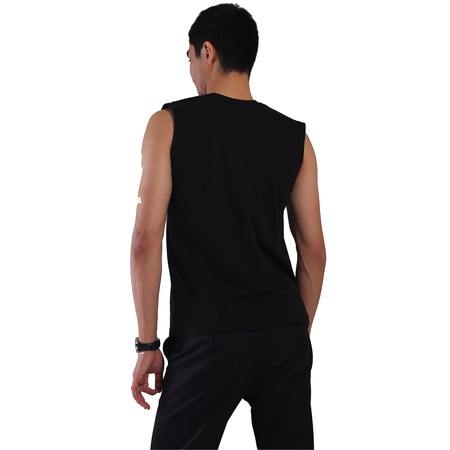 Футболка без рукавов