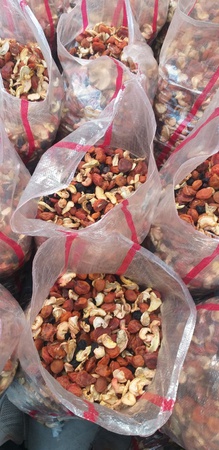 Сухофрукты и орехи