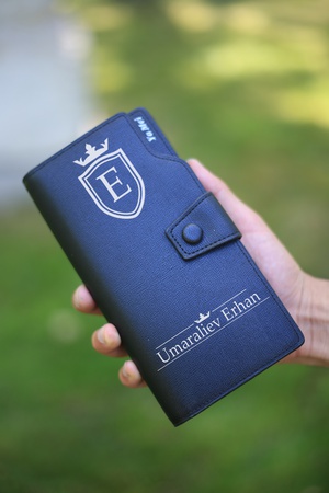 Новогодние свитшоты и худи; часы, кошельки, клатчи