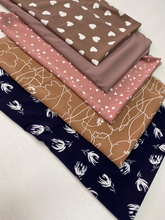 Штапель, Прадо, Софт, Лен, Манго, Дубайски шелк, Японский шелк, Манго, Фукра, Ангорка, Барби, Шифон, Габардин, Гипюр, Нитки