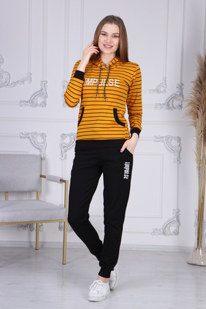 Детальный спортивный костюм IMPULSE в полоску с карманами и карманами кенгуру