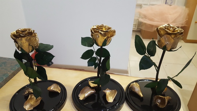 Bir matara içinde gül 28cm premium altın