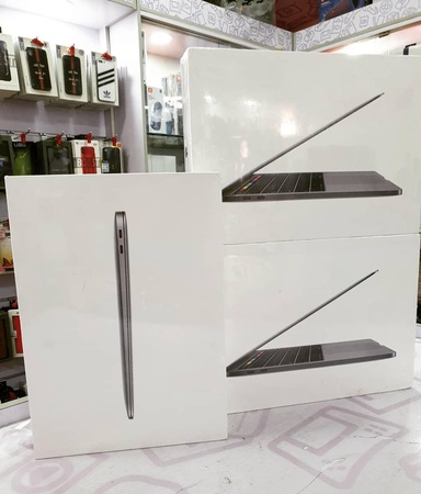 2018 Apple MacBook Pro Touch Bar 13" Gray | 2.3GHz i5 16GB 256GB SSD Certified