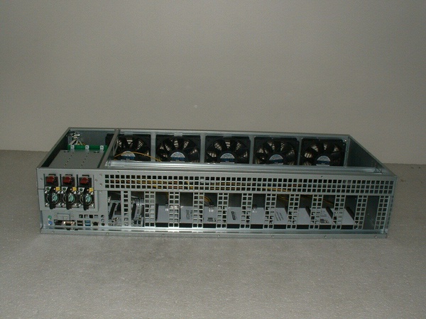 Octominer X12ULTRA Kripto Madencilik Rig 3600W + SSD + CPU + RAM + MOBO + HiveOS için Toptan Tedarikçi