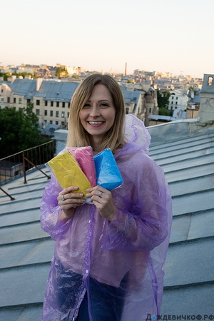 Дождевик одноразовый на кнопках паяный