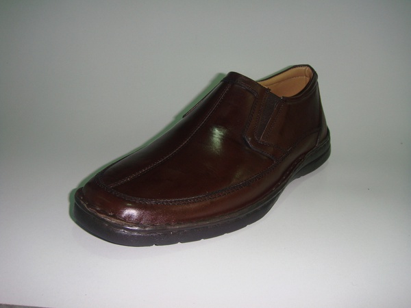 Кожаная обувь для мужчин, женщин, детей