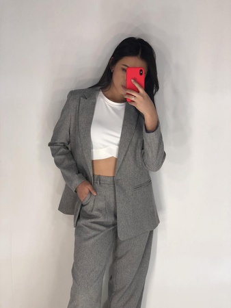 Женский классический костюм