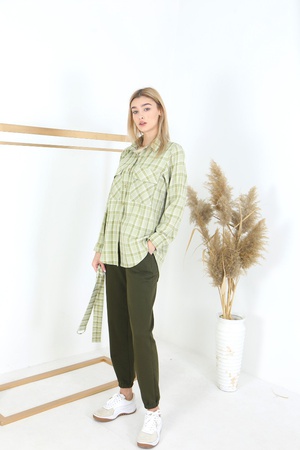 Женский спортивный костюм.