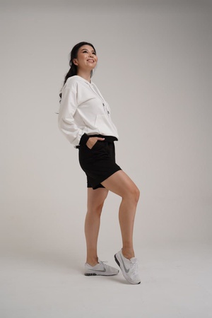 Женский спортивный комбинированный костюм с шортами