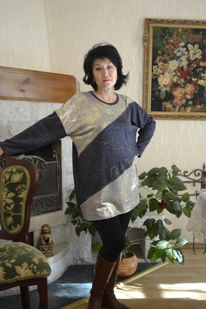 Üreticiden triko tunikler ve elbiseler (tümü stokta)