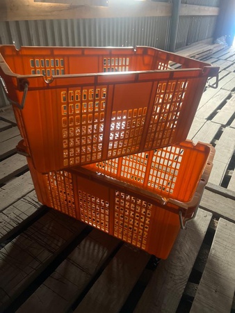 Sepet 79-83 l., gıdaya uygun, güçlendirilmiş delikli plastik