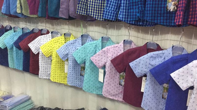 Okul çocukları için gömlek