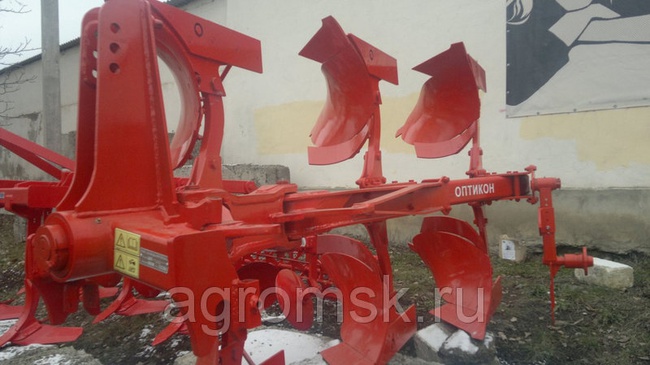 Плуг оборотный 3-х корпусный