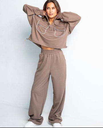 Трендовый, женский Спортивный костюм