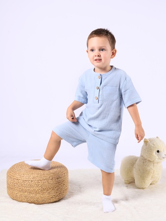 Комплект из муслина (футболка, шорты)