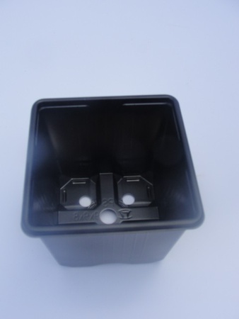 Горшок технический квадратный 9*9*8 см