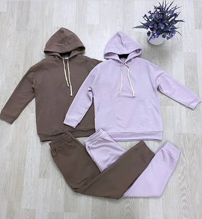 Zweiteiliger Trainingsanzug