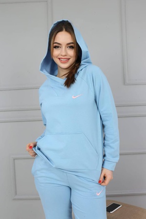 СПОРТИВНЫЙ КОСТЮМ С КАПЮШОНОМ